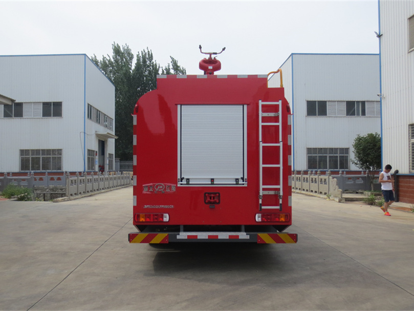 四驅9噸后雙橋泡沫消防車