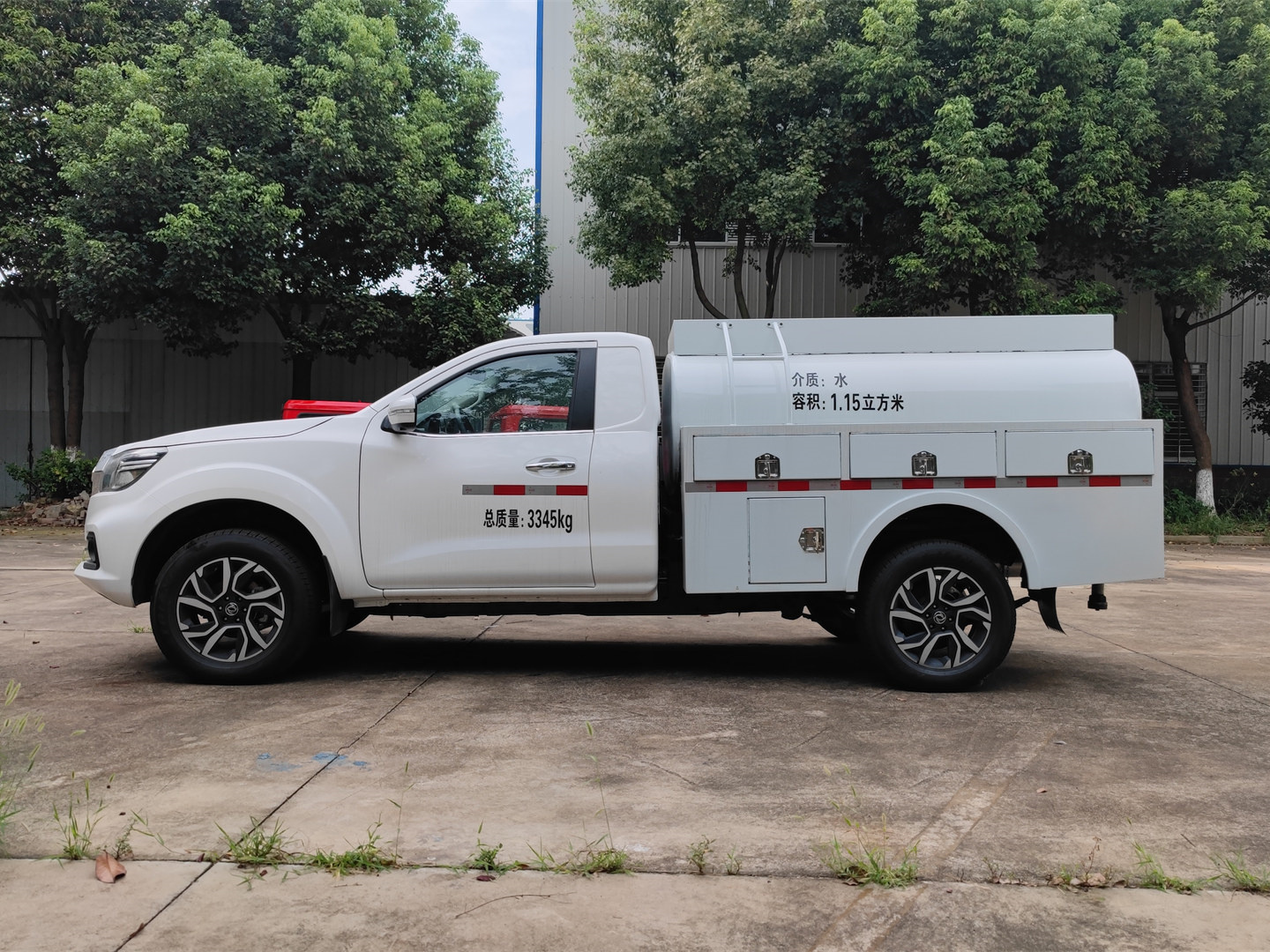 1.2噸四驅單排灑水車